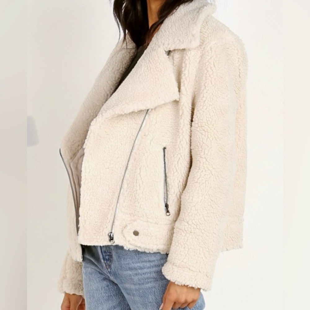 ASTR • Brooklyn Sherpa Ivory Moto Jacket - Picture 4 of 6